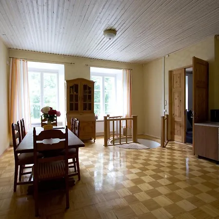 Manor Hotel 3*